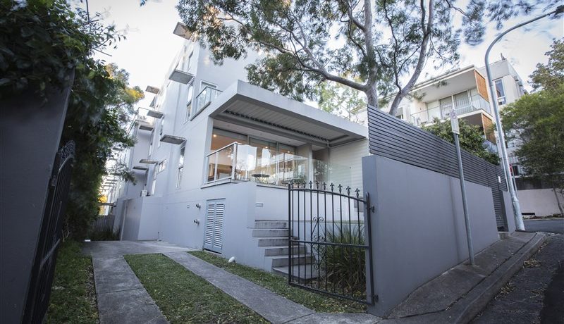 instances_f810a0d196f93cae883e11409d1e9f1b_586ecdccd0f51_0