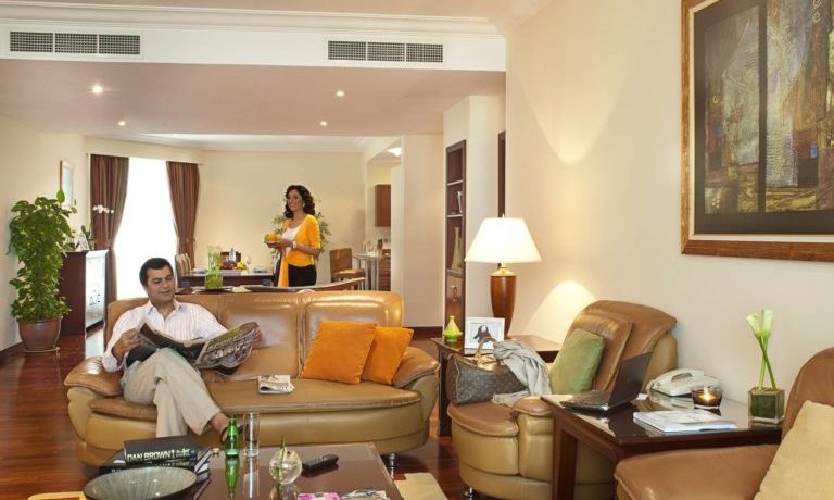 Serviced Apartment