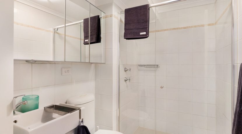 18-91-93-Macleay---Bathroom---Web