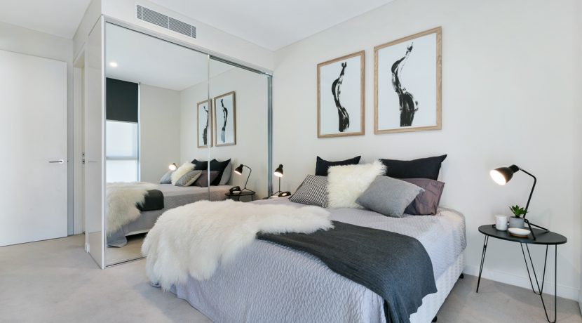 803-8-Northcote---Master-Bed-2---Web