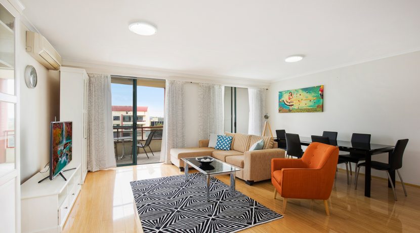 93-1-15-Fontenoy-Lounge1-r---Web