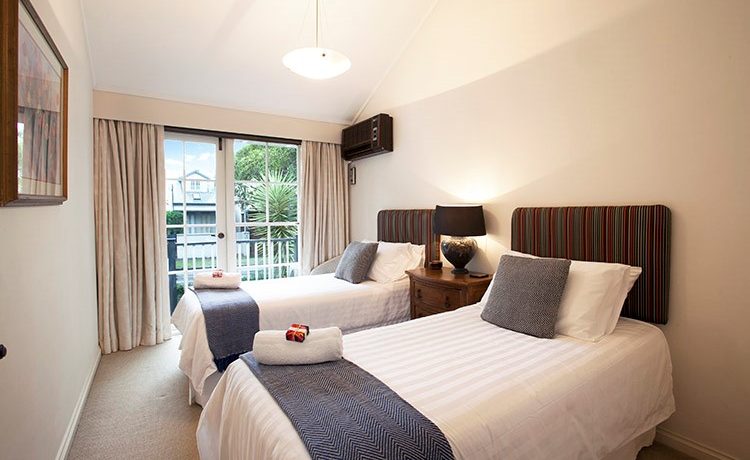 instances_f810a0d196f93cae883e11409d1e9f1b_57733c5794aca_0